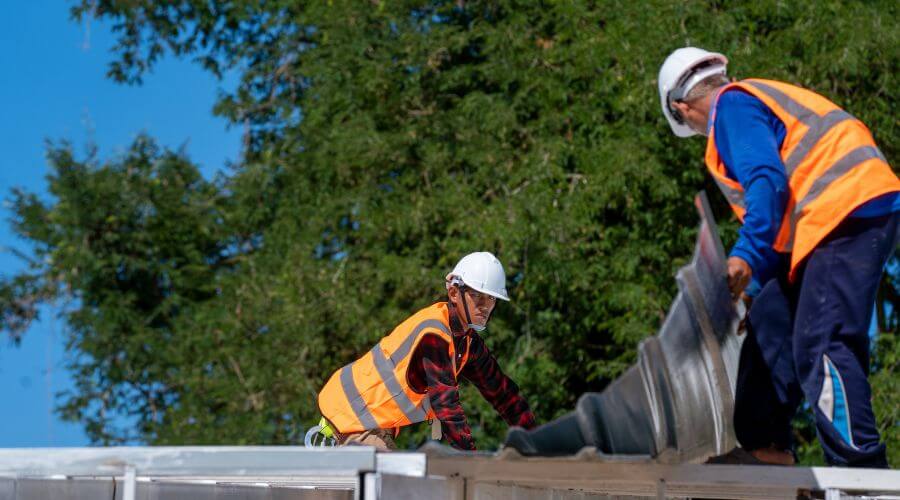 Roof repair in Cora, WY
